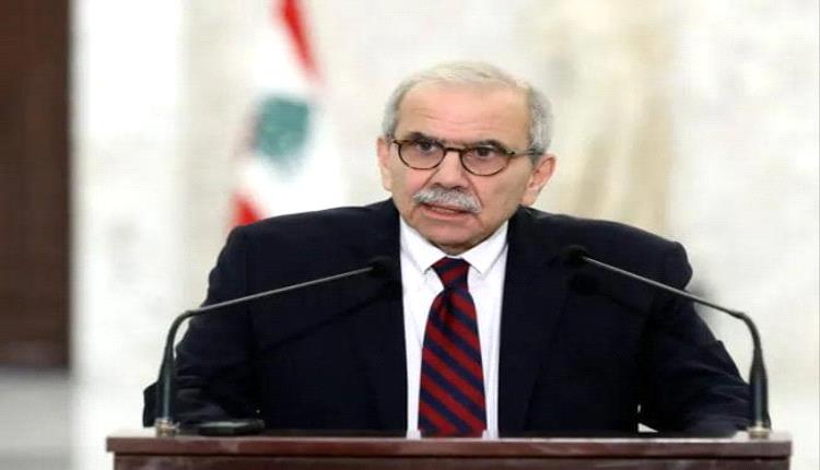 نواف سلام يحذر: سلاح المخيمات الفلسطينية يهدد أمن واستقرار لبنان