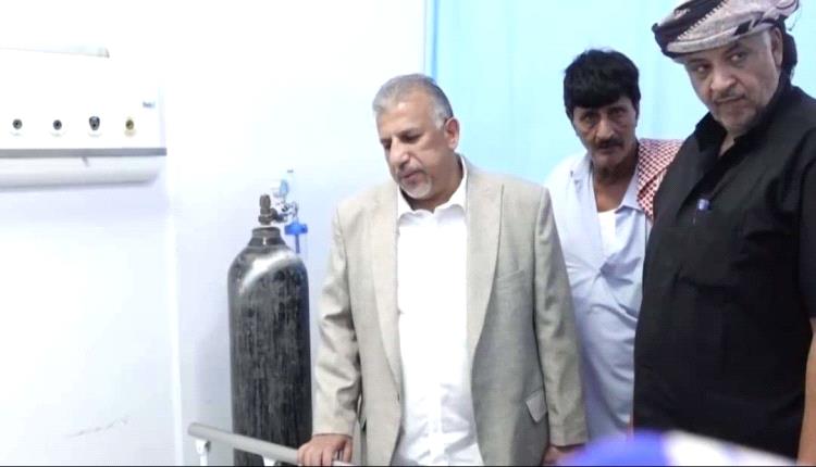 الجعري يطمئن على الحالة الصحية لجرحى القوات العسكرية والأمنية بمستشفى الغيضة