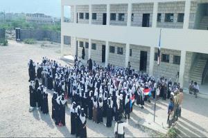 انتقالي المحفد بأبين يدشن رفع العلم الجنوبي وترديد النشيد الوطني في عدد من مدارس المديرية