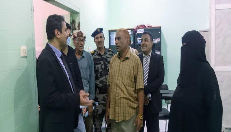 الجبواني يزور مستشفى زنجبار ويطلع على التحديات الصحية في أبين