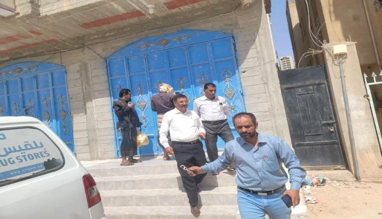 الصناعة والتجارة والصحة العامة يضبطون مخالفات في وكالتين دوائيتين وأربع صيدليات بمحافظة شبوة
