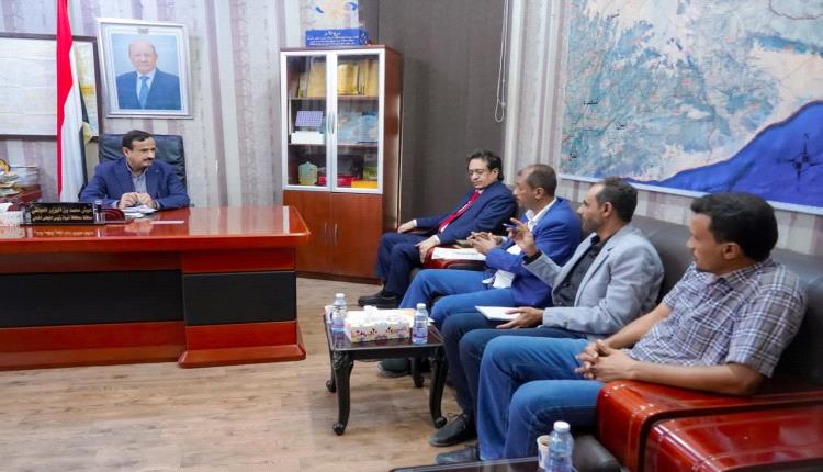 المحافظ بن الوزير يناقش مع اللجنة التحضيرية ترتيبات انعقاد مؤتمر شباب شبوة الأول.