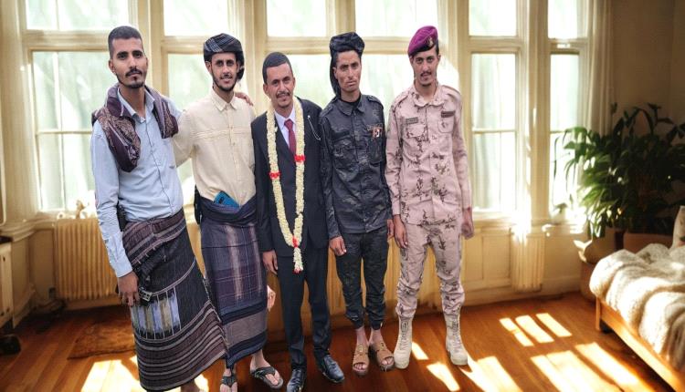 مدير مكتب الإعلام بيافع رصد يشارك في زفاف نجل شقيقه الضابط علي بن علي الحربي
