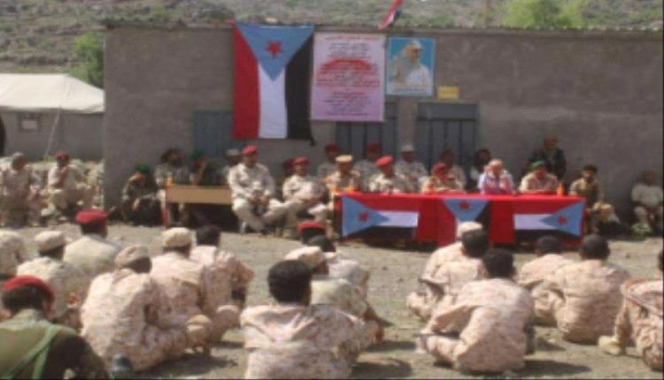 رئيس العمليات المشتركة بمحور الضالع يلتقي قيادة اللواء الأول مشاة ويُلقي محاضرة توجيهية