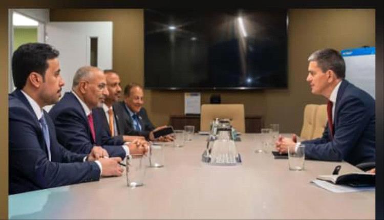 الرئيس الزُبيدي يلتقي رئيس لجنة الإنقاذ الدولية