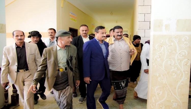 المحافظ بن الوزير يتفقد أعمال تأهيل وتحديث مبنى الإدارة المحلية بالمحافظة