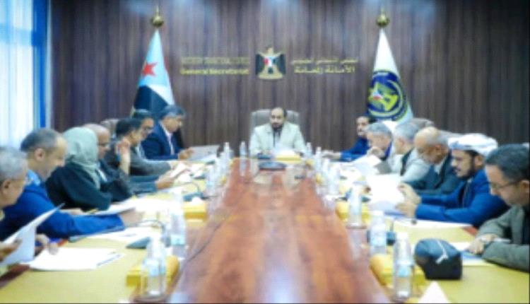 الأمانة العامة تقف أمام التحضيرات الجارية لفعاليات الاحتفال بالذكرى الـ62 لثورة 14 أكتوبر المجيدة