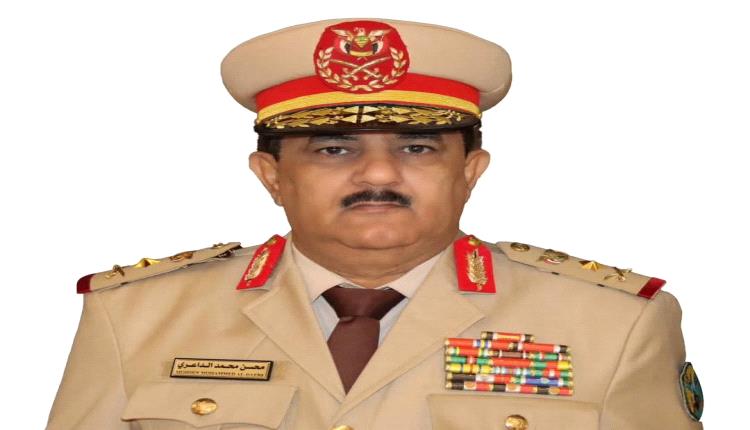 وزير الدفاع يشيد بجهود المحور في الحملة الأمنية المشتركة في تعز