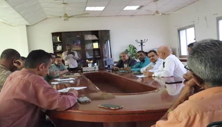 فريق الرقابة والتوجيه الرئاسي يطلع على القطاع الصحي بمحافظة لحج