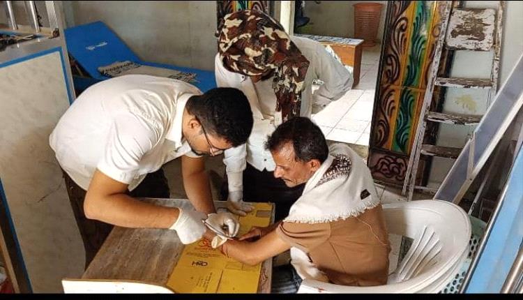 الدكتور محمد سفيان الحوشبي ينجح في إجراء عملية جراحية لمدير مستشفى المسيمير