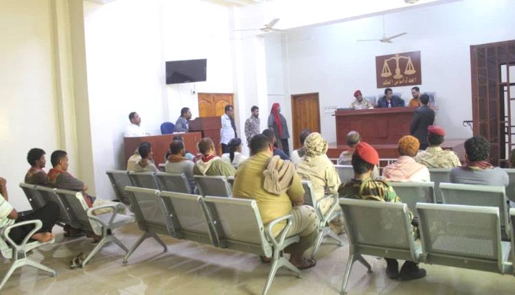 المحكمة العسكرية بالمكلا تقضي بإعدام جندي أدين بقتل صف ضابط في نقطة أمنية