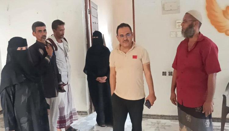 فريق التوجيه والرقابة الرئاسي يتفقد الدوام الرسمي في تنفيذية انتقالي لحج ومديريتي الحوطة وتبن