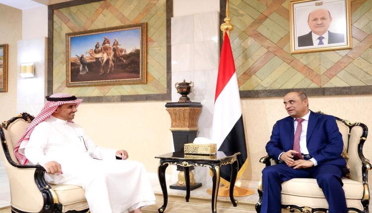 رئيس الوزراء في حوار مع "الشرق الأوسط": العملة لا تتحسن بالشعارات بل بالقرارات الصعبة والانضباط المالي