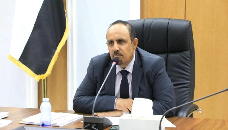 محافظ حضرموت يصدر تعميمًا لقراري المدير التنفيذي لشركة النفط اليمنية بتكليف نائبين لمدير عام فرع الشركة بساحل حضرموت