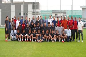البكري يحث منتخب الشباب على تقديم أفضل ما لديهم في المباراة النهائية لبطولة الخليج