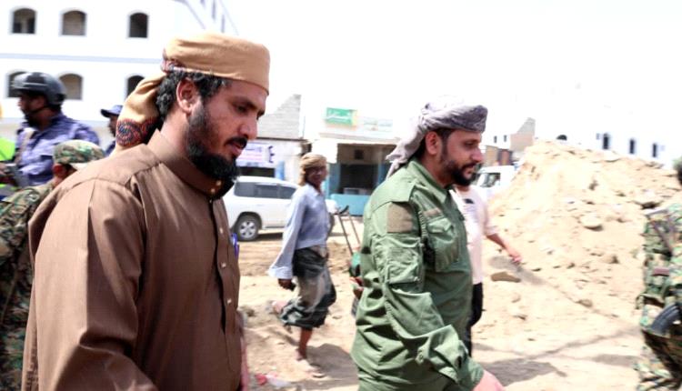 بتوجيهات العميد هاني السنيدي.. قوات الطوارئ بالأمن الوطني بأبين تؤمن تدشين مشروع صيانة طريق جعار–باتيس