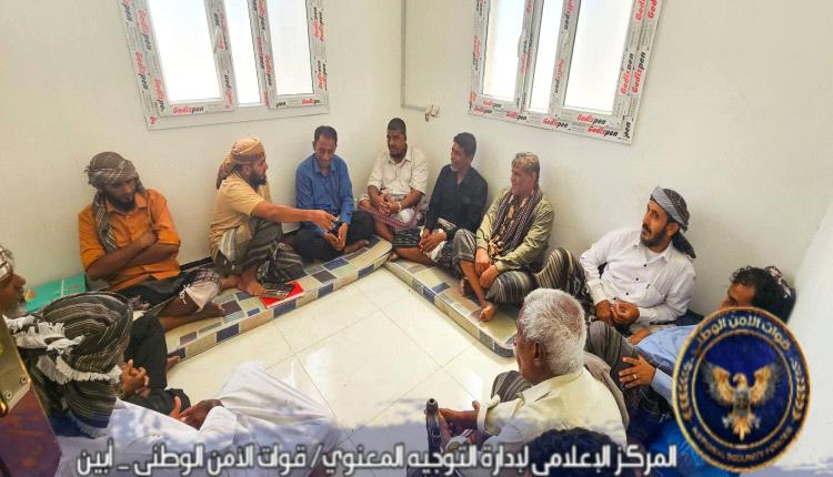 قائد قوات الأمن الوطني بأبين يلتقي عدداً من المشايخ والأعيان والشخصيات الاجتماعية في مديريتي زنجبار وخنفر