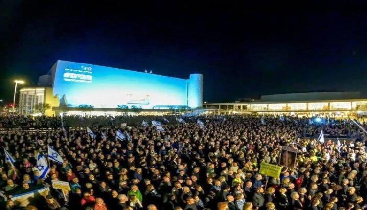 تظاهرات حاشدة في تل أبيب ضد حكومة نتنياهو ومطالب بوقف الحرب وإجراء انتخابات مبكرة