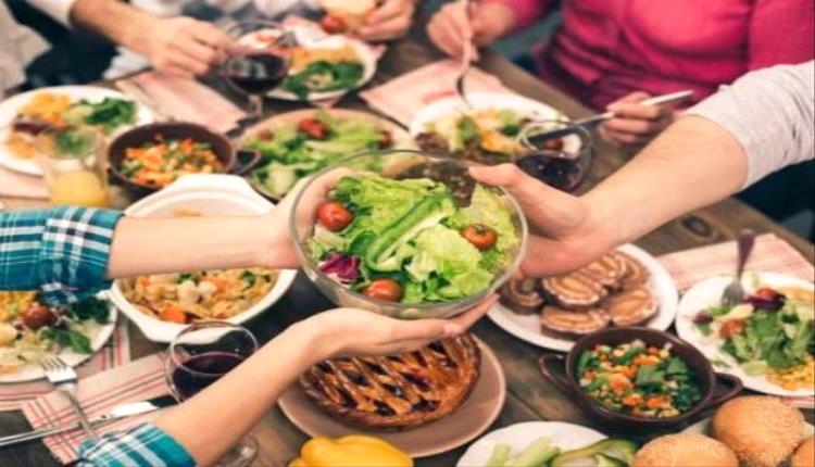 دراسة حديثة: الإفطار والعشاء المبكران يرتبطان بانخفاض الوزن على المدى الطويل دون الحاجة لحميات قاسية