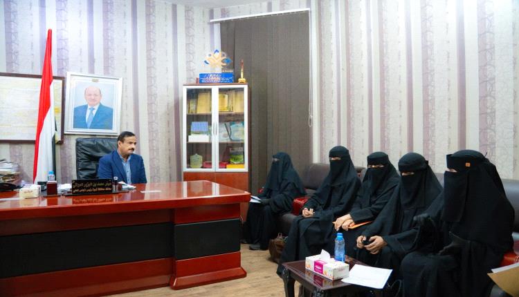 المحافظ بن الوزير يشيد بالدور الحيوي الذي تضطلع به الجمعيات النسوية، مثمّنًا جهودها في دعم المرأة وتنمية قدراتها.