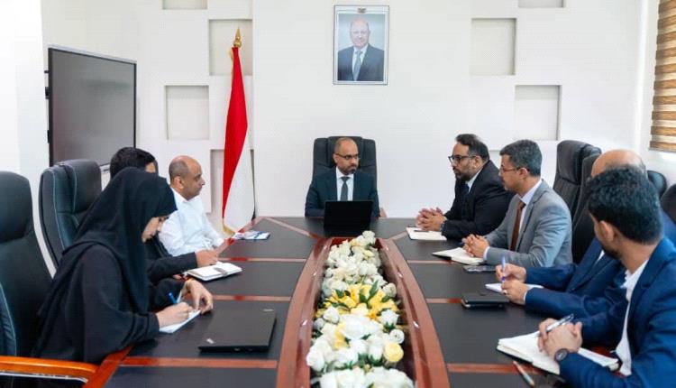 وزير الاتصالات يناقش مع الفريق الاقتصادي خطط تطوير القطاع وتعزيز التحول الرقمي في إطار التعافي الاقتصادي