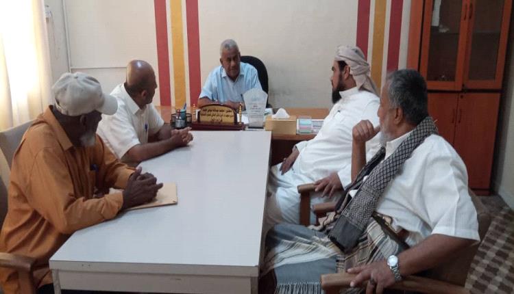 مدير مكتب الأوقاف والإرشاد بخنفر يقوم بنزول إلى مسجد معهد د. أمين ناشر ومصلى العيد في المثلث بجعار لتجهيزهما