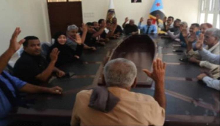 الحراك الثوري الجنوبي يؤكد اندماجه في الانتقالي ويعلن رفضه لتحركات السقاف