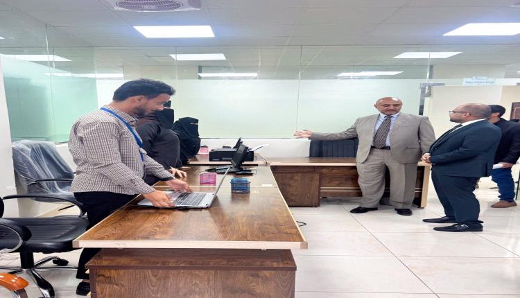 وزير الاتصالات يطلع على مستوى أداء المؤسسة العامة للاتصالات السلكية واللاسلكية بعدن