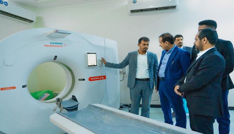 المحافظ بن الوزير يدشّن وحدتي الرنين المغناطيسي والأشعة المقطعية بهيئة مستشفى شبوة العام