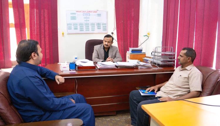 المحافظ بن الوزير يناقش مع برنامج الغذاء العالمي توسيع نطاق المشاريع الإنسانية في شبوة