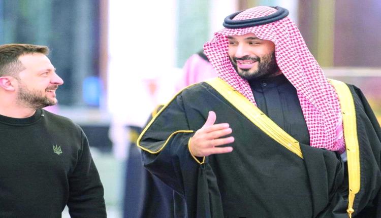 زيلينسكي يصل إلى جدة في زيارة رسمية لتعزيز التعاون الأمني والاقتصادي مع السعودية