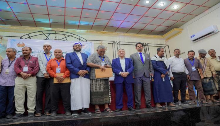 أبين تنفض غبار الحروب بالعلم.. المحافظ "الرباش" يدشّن عهداً جديداً بمسابقة كبرى لطلاب الثانويات