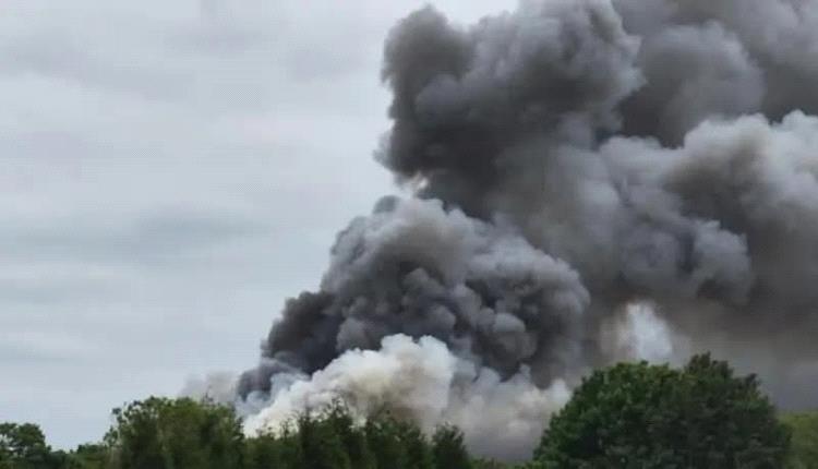 حريق واسع في قاعدة جوية بريطانية تُستخدم في عمليات أمريكية بالمنطقة دون تسجيل إصابات