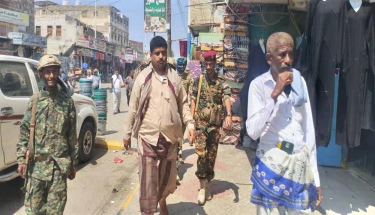 تفادياً لمخاطر تهدد حياة المواطنين
صناعة أبين تنفذ حملة رقابية وتشدّد على تعبئة مادة “الأسيد” في عبوات بيضاء غير شفافة