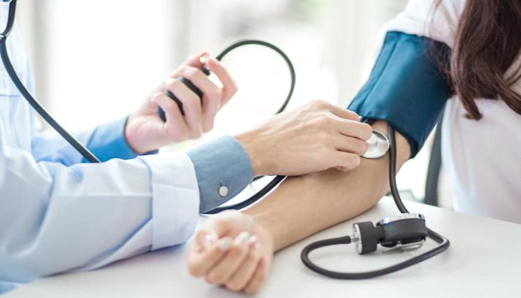 دراسة في جامعة أكسفورد: قياس ضغط الدم المنزلي بعد الولادة يقلل مخاطر أمراض القلب لدى الأمهات