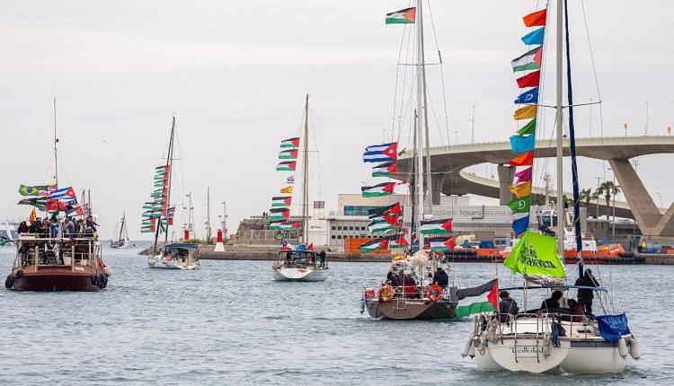 البحرية الإسرائيلية تستولي على قوارب "أسطول الصمود" وتحتجز عشرات النشطاء