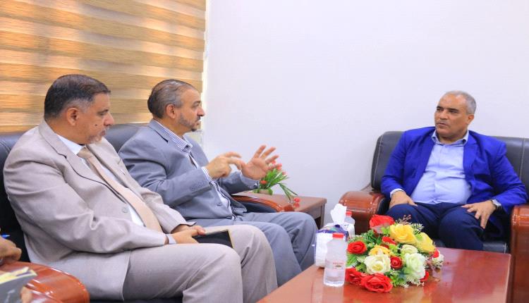 وزير التربية يبحث تعزيز الشراكة مع "بيور هاندز" لدعم وتطوير قطاع التعليم