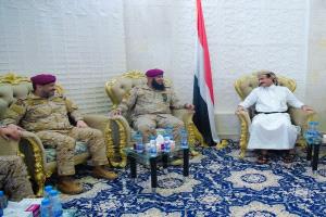 بجهود المحافظ بن الوزير، وبدعم التحالف العربي.. تعزيزات عسكرية ترفد ألوية دفاع شبوة.