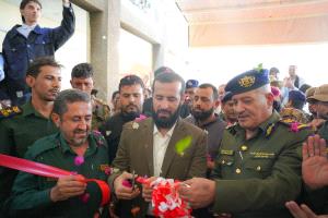 محافظ ابين يدشن عمل مركز الاحوال والسجل  المدني لإصدار البطاقة الالكترونية الذكية بمديرية خنفر.