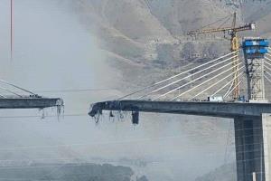 جسر B1 في كرج غرب طهران يتعرض لهجوم أميركي إسرائيلي