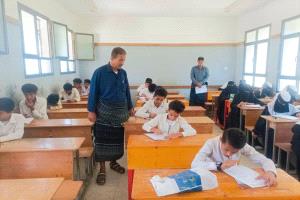 مستشار مدير عام تربية أبين يتفقد سير اختبارات الفصل الدراسي الثاني بمدرسة الفقيد الشيخ محمد زين البدر.