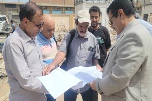 برعاية وزير الدولة - محافظ العاصمة عدن - عبدالرحمن شيخ..مدير عام المنصورة يدشن مشروع بناء مكاتب للصحة والتربية بالمديرية