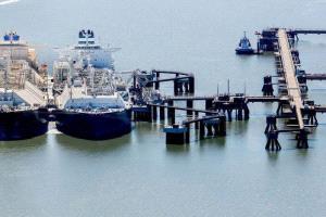 وكالة الطاقة الدولية تحذر من تراجع محتمل في إمدادات الغاز المسال حتى 2030 بسبب التوترات الجيوسياسية