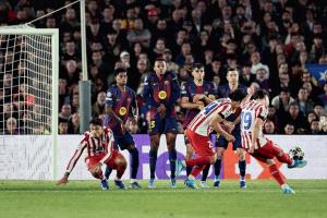 أتلتيكو مدريد يفوز على برشلونة 2-0 ويضع الفريق الكتالوني أمام تحدّي الإياب