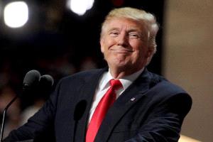 ترمب يعلن تقدماً في مفاوضات إيران: اتفاق مرتقب لنقل اليورانيوم.. وطهران تنفي