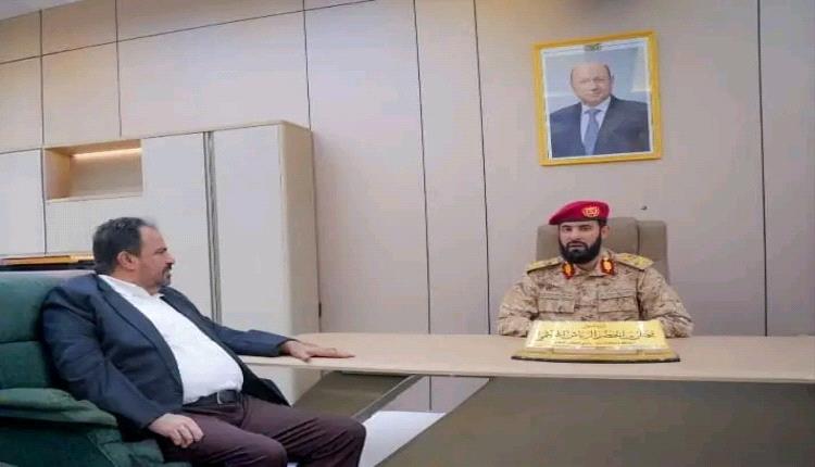 محافظ أبين ومدير شركة النفط اليمنية فرع عدن يبحثان إنشاء أول محطة وقود مركزية نموذجية في أبين