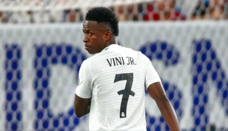 ريال مدريد يتمسك بسقف الرواتب ويرفض تلبية مطالب فينيسيوس المالية