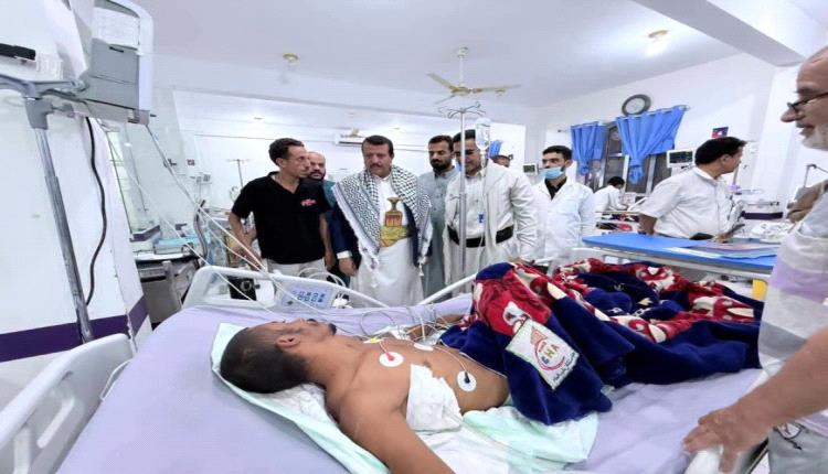 وكيل مأرب يزور جرحى الجيش ويشيد بجهود هيئة المستشفى العام في رعايتهم