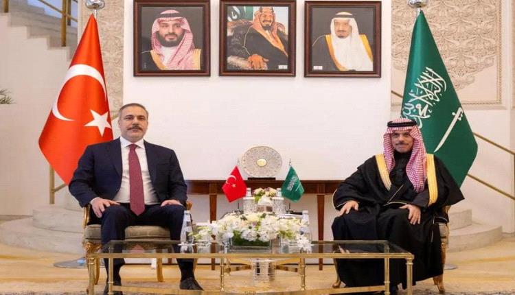 السعودية وتركيا تؤكدان أهمية التحرك الدبلوماسي لخفض التصعيد وحماية الملاحة