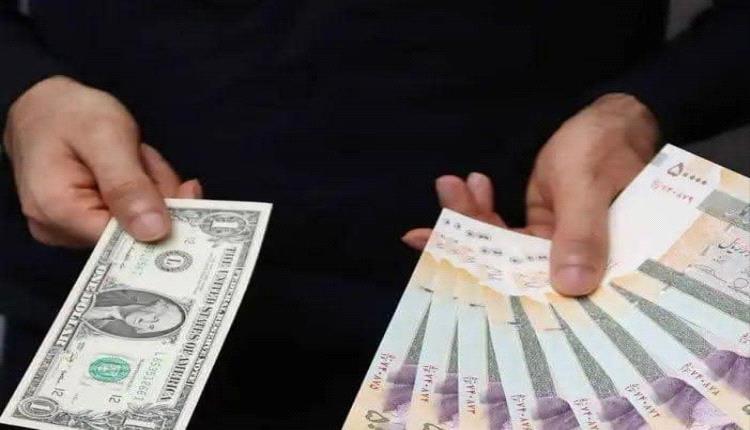 الريال الإيراني يسجل تراجعاً تاريخياً ويتجاوز حاجز مليوني ريال للدولار